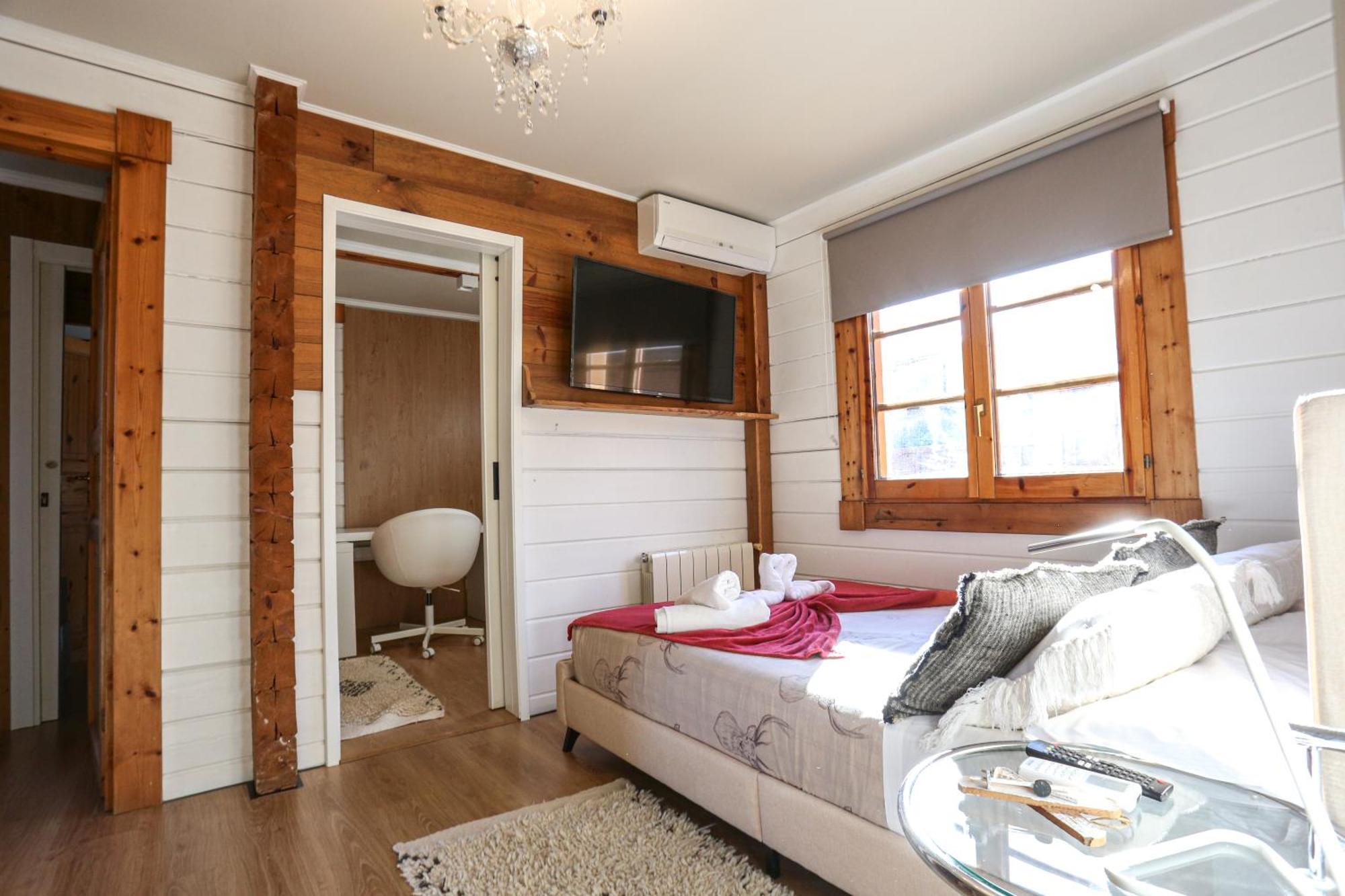 Les Suites Santa María de Palautordera Buitenkant foto