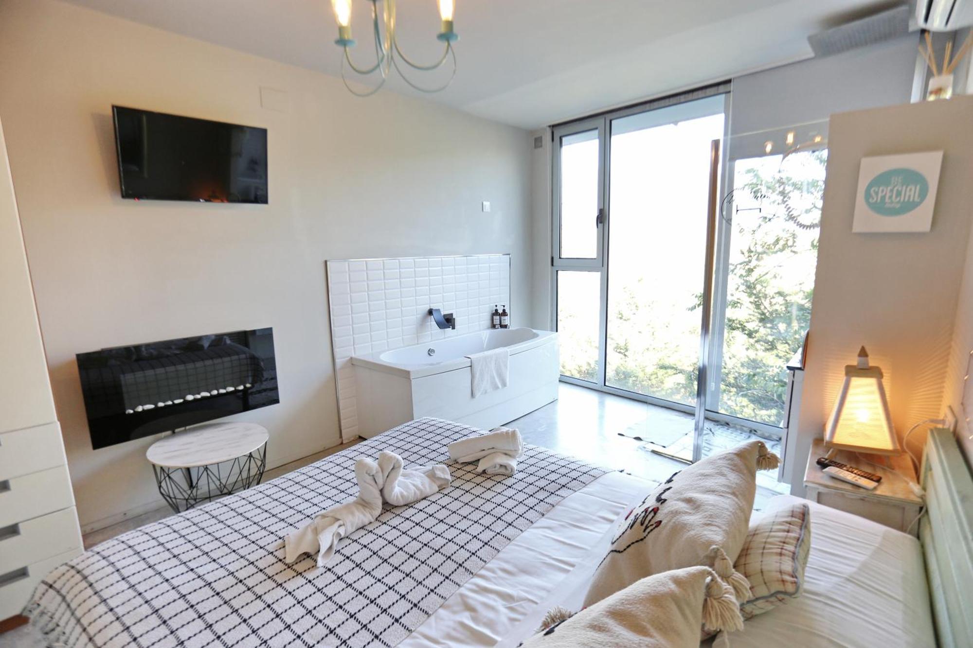 Les Suites Santa María de Palautordera Buitenkant foto
